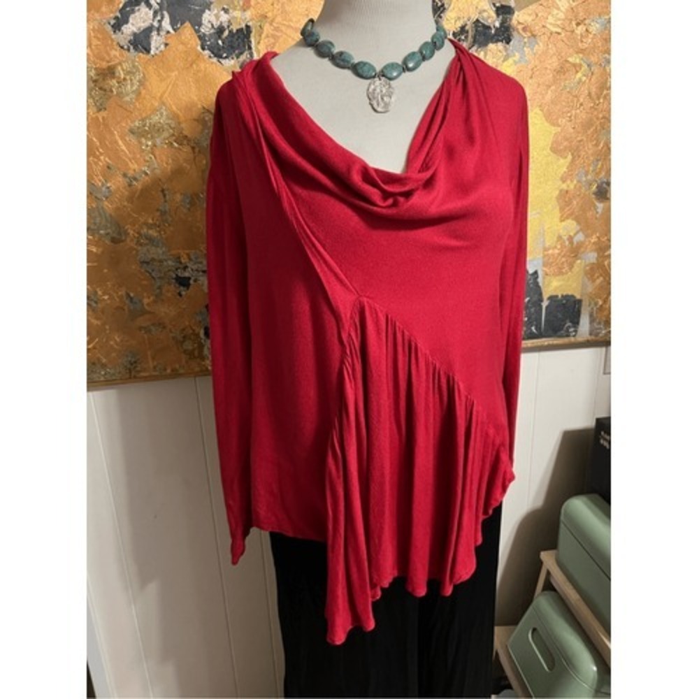 APU A People United Dramatic Red Draped Soft Long Sleeved Tunic Amazing! Gen M